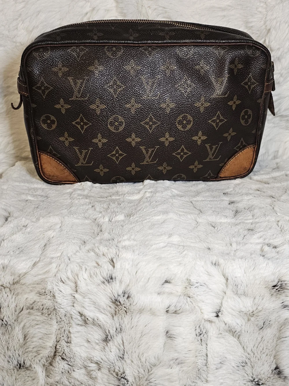Louis Vuitton Monogram Canvas Toiletry Pouch in Brown and Tan With COA - Picture 2 of 14